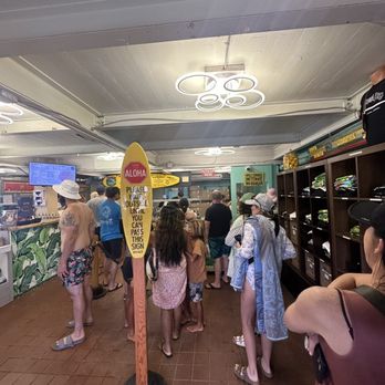 Puka Dog - Inside line and waiting area - Hot Dogs Near Me - Koloa, Hawaii