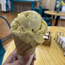 Living HI Coffee & Treats - Eureka Springs - Banana Pudding Ice Cream in waffle cone
