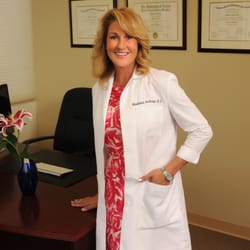 Elan Medical - Dr. Andrew has over 20 years helping patients look and feel their best. You can trust her to help you too.