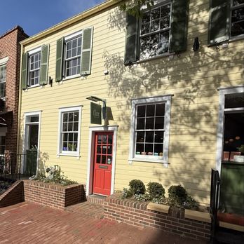 Flor - Outside - Coffee & Tea Near Me - Washington, DC, District of Columbia