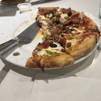 Onyx Restaurant - Pizza extreme medium - Breakfast & Brunch Near Me - Anaheim, California