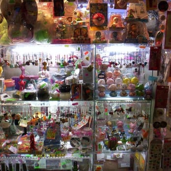Elizabeth Center Gift Shops - More stuff... - Gift Shops Near Me - New York, New York Elizabeth Center Gift Shops - More stuff... - Gift Shops Near Me - New York, New York