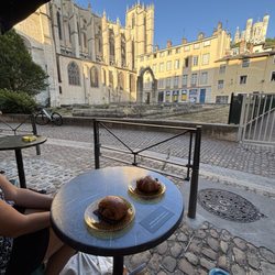 Puzzle Café - Pastries and the exterior view