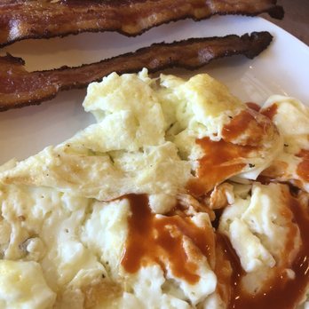 Another Broken Egg Cafe - Side of crispy bacon and egg whites I had to smother in hot sauce - Breakfast & Brunch Near Me - Boca Raton, Florida