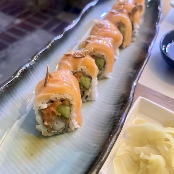 Studio Sushi - Salmon Cut Roll - Sushi Bars Near Me - Studio City, California Studio Sushi - Salmon Cut Roll - Sushi Bars Near Me - Studio City, California
