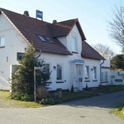 Pension am Wald - Front view of the Pension am Wald ...just down the road is the forest