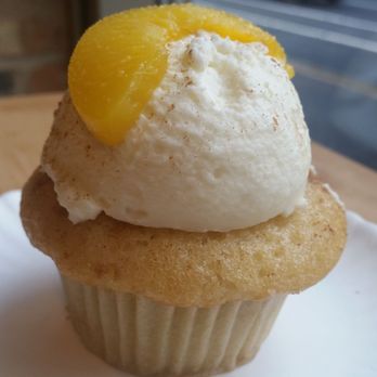 Molly's Cupcakes - Peach cobbler is very good. Frosting is light. - Cupcakes Near Me - Chicago, Illinois Molly's Cupcakes - Peach cobbler is very good. Frosting is light. - Cupcakes Near Me - Chicago, Illinois