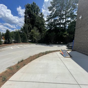 Dutch Bros Coffee - Juice Bars & Smoothies Near Me - Johns Creek, Georgia