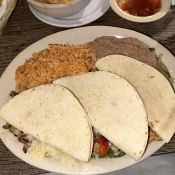 Guadalajara Mexican Restaurant - El zarape - Mexican Near Me - Miami, Florida Guadalajara Mexican Restaurant - El zarape - Mexican Near Me - Miami, Florida