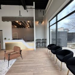 512ooth Family Dentistry - Waiting room
