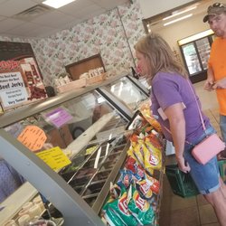 Walnut Leaf Country Market - Subs made fresh