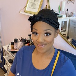 AE Beauty Studios - Express glam