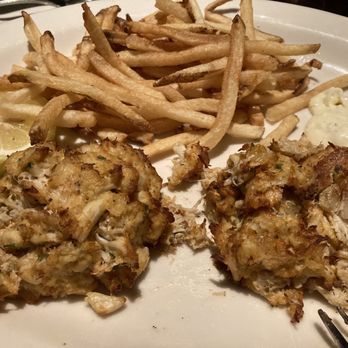 The White Chocolate Grill - The Dancing Crab Cakes (really sad presentation. Tasty but very expensive) - New American Near Me - Naperville, Illinois