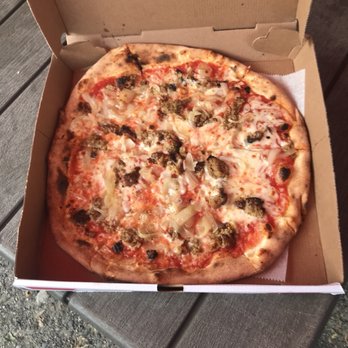 900 Degrees Pizza Truck - Food Trucks Near Me - Bridgeport, Connecticut 900 Degrees Pizza Truck - Food Trucks Near Me - Bridgeport, Connecticut