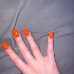 Kim Nails & Spa - My pinky is 1. crooked 2. fatter than all the others once again.
