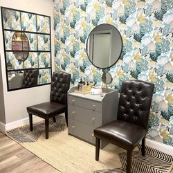 Attache Nail Salon