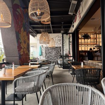 Pradera Brunch - Patio seating w view of parking lot - Breakfast & Brunch Near Me - Costa Mesa, California Pradera Brunch - Patio seating w view of parking lot - Breakfast & Brunch Near Me - Costa Mesa, California