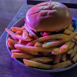 The Oast House - Cheeseburger and fries