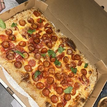 Tutti - Sesame crust pepperoni - Pizza Near Me - Charleston, South Carolina Tutti - Sesame crust pepperoni - Pizza Near Me - Charleston, South Carolina