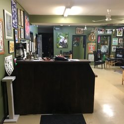 Le 116 - An image as you enter the club