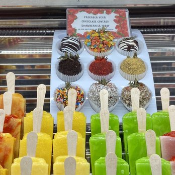 The Paleta Bar - Customized dipped berries for Valentine's - Ice Cream & Frozen Yogurt Near Me - Albuquerque, New Mexico