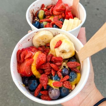 Humbowl Wagon - Açaí bowls for me & my mini me - Acai Bowls Near Me - Paia, Hawaii Humbowl Wagon - Açaí bowls for me & my mini me - Acai Bowls Near Me - Paia, Hawaii