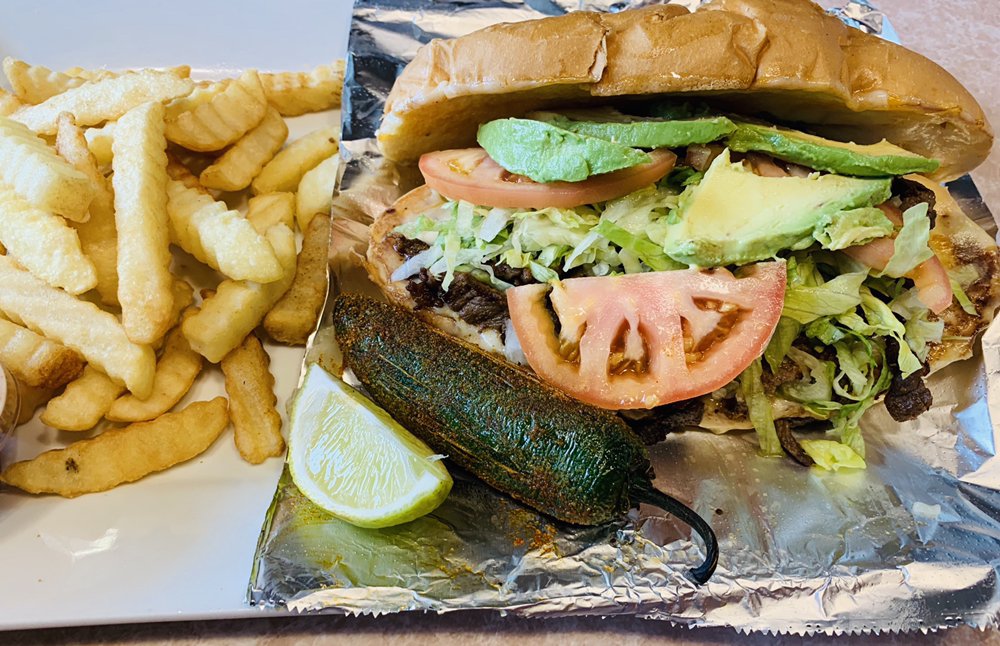 Los Primos Mexican Grill