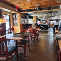 Joe's K Ranch - Busy and short hamded.