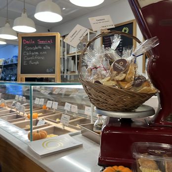 Il Pastaficio - a display in a bakery - Pasta Shops Near Me - Greenwich, Connecticut Il Pastaficio - a display in a bakery - Pasta Shops Near Me - Greenwich, Connecticut