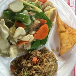 Nang's Chinese Restaurant - Lunch combo. Comes with Soup and your choice of Egg Roll or Crab Rangoon. $7.95