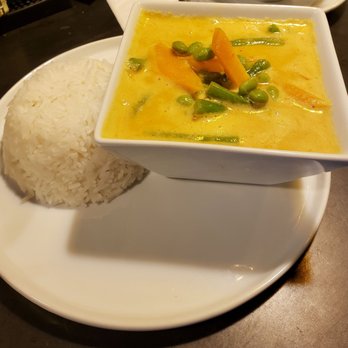A Gusto Thai Bistro - Red curry veggies with jasmine rice. - Cafes Near Me - Brooklyn, New York