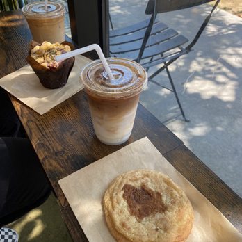 Compelling Coffee - Vanilla Latte snickerdoodle cookie - Coffee & Tea Near Me - Los Angeles, California