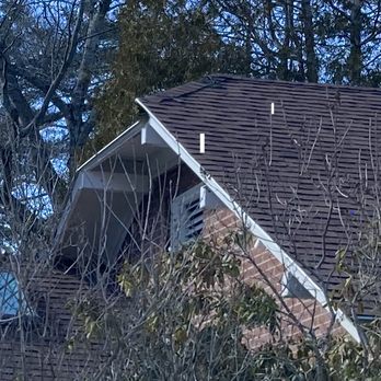 Midcoast Woodworkers - top front eve(?) w/shingles off. leaks - General Contractors Near Me - Brunswick, Maine Midcoast Woodworkers - top front eve(?) w/shingles off. leaks - General Contractors Near Me - Brunswick, Maine