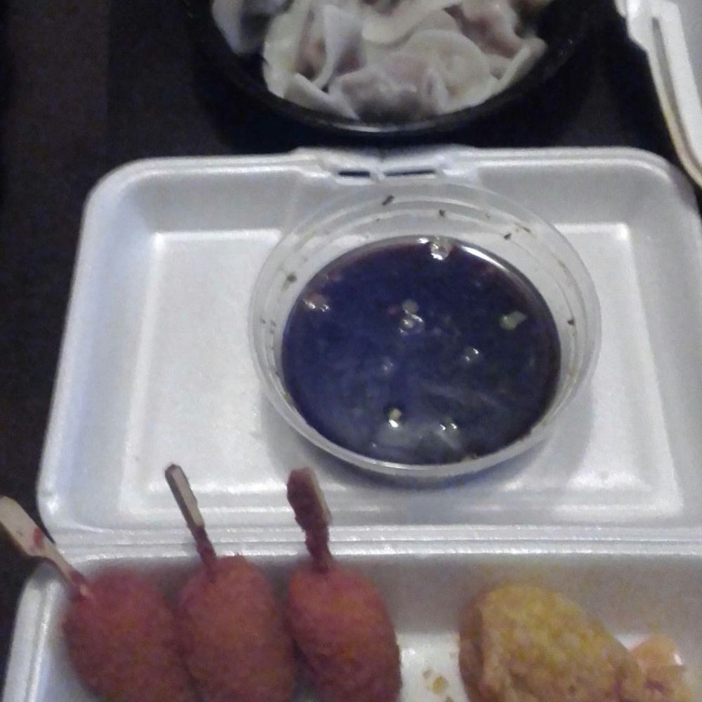 Appetizer fix: crab Rangoon (I think they call it crab and cheese wonton), fried crab claws, steamed dumplings with tons of sauce.