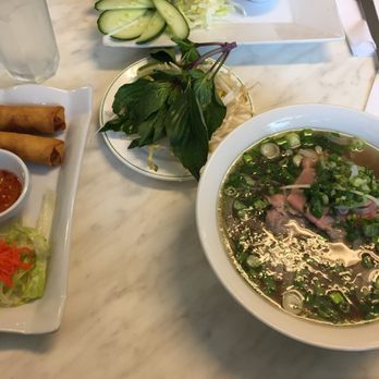 Sen Vang - Souoe boeuf saignant - Vietnamese Near Me - Montreal, Quebec