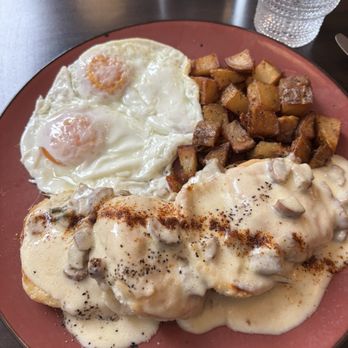 Dott Boss - Over medium eggs, potatoes, and Biscuits & Gravy - American Near Me - Kansas City, Missouri Dott Boss - Over medium eggs, potatoes, and Biscuits & Gravy - American Near Me - Kansas City, Missouri