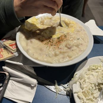 Mo's Seafood & Chowder - Large Clam Chowder - Seafood Near Me - Cannon Beach, Oregon Mo's Seafood & Chowder - Large Clam Chowder - Seafood Near Me - Cannon Beach, Oregon