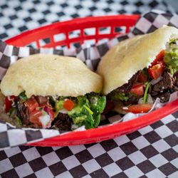 La Cocinita Food Truck - La llanera arepas