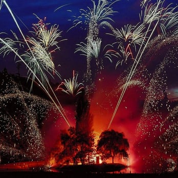 CVS Sightseeing - Butchart Gardens Summer Fireworks - Tours Near Me - Victoria, British Columbia