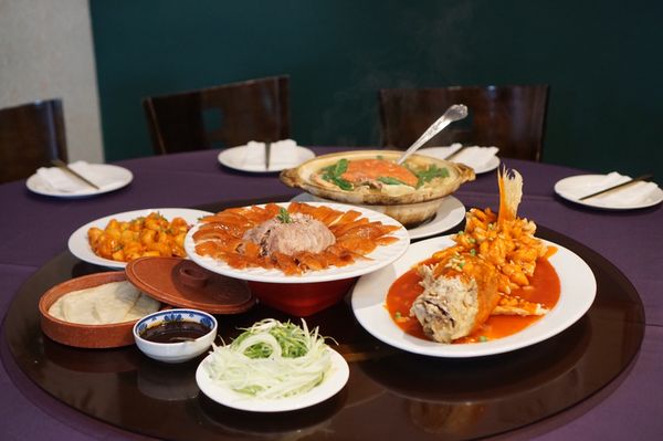 Duck House Restaurant 鹿鼎記 by null