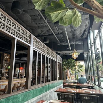 Gao Lhao - Interior, beautiful greenery. - Thai Near Me - Seattle, Washington Gao Lhao - Interior, beautiful greenery. - Thai Near Me - Seattle, Washington