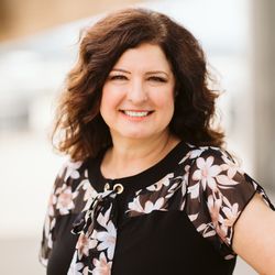 Lorri Munsey-Snyder - Offering auto, home, business and life for over 30 years.