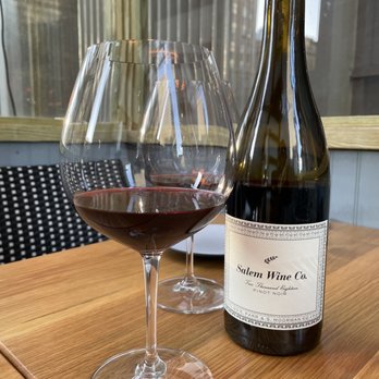Farra - Lovely Pinot - Wine Bars Near Me - New York, New York Farra - Lovely Pinot - Wine Bars Near Me - New York, New York