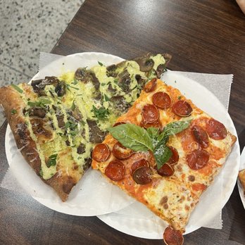 Lucia Pizza - Pizza Near Me - New York, New York