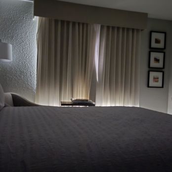 Hampton Inn & Suites Paso Robles - Sunshine waking me up in the morning - Hotels Near Me - Paso Robles, California