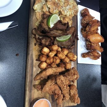 Top Mix Bar & Kitchen - Top Mix Sampler - Cocktail Bars Near Me - Boston, Massachusetts