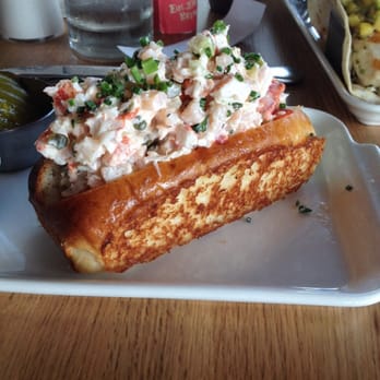 Earls Kitchen + Bar - Lobster roll on fresh baked roll. - New American Near Me - Miami, Florida