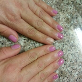 Vida Spa - Gel manicure after 5 days :-( - Nail Salons Near Me - San Fernando, California Vida Spa - Gel manicure after 5 days :-( - Nail Salons Near Me - San Fernando, California