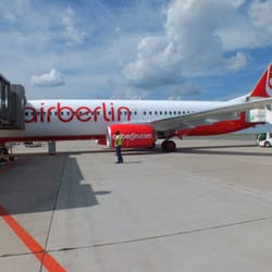 Dortmund Airport - Flieger wird beladen
