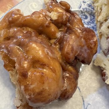 Henry's Donuts - Apple fritters - Coffee & Tea Near Me - Everett, Washington